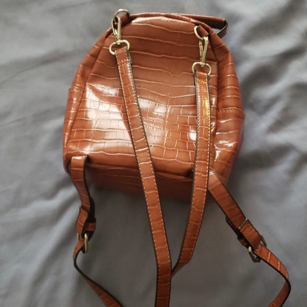 Missguided Snakeskin Backpack - Picture 2 of 2